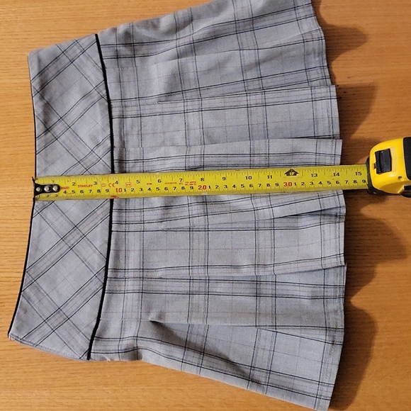 Le chateau junior skirt XL or Women XS gray school girl style - Picture 7 of 7